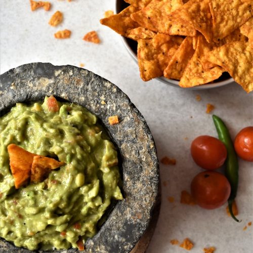 green vegetable on gray ceramic bowl